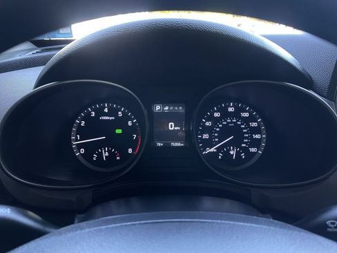 Used 2017 Hyundai Santa Fe Sport FWD image 11