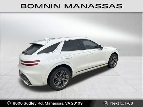 Used 2022 Genesis GV70 2.5T w/ Advanced Package image 3