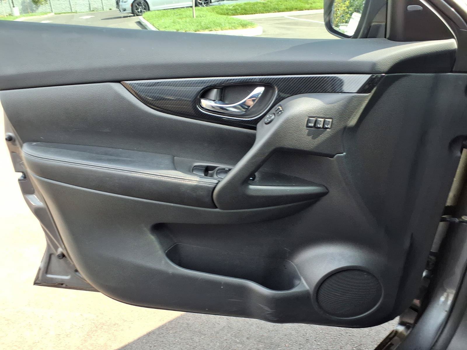Used 2019 Nissan Rogue SL w/ Premium Package AWD/4WD image 19