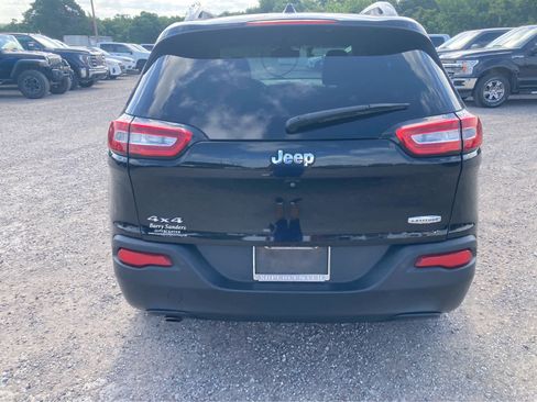 Used 2016 Jeep Cherokee Latitude AWD/4WD image 5