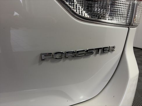 Used 2023 Subaru Forester Premium AWD/4WD image 17