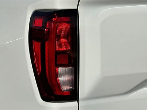 Used 2019 GMC Sierra 1500 SLE image 24