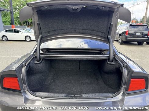 Used 2013 Dodge Charger R/T RWD image 9