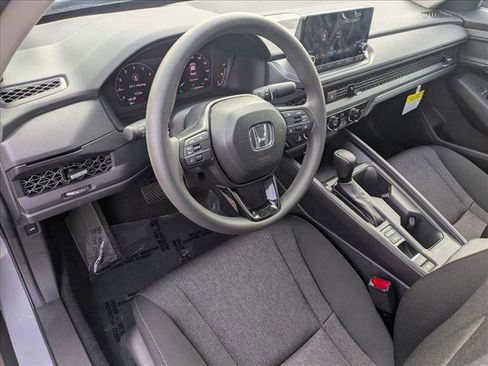 Used 2025 Honda Accord SE image 10
