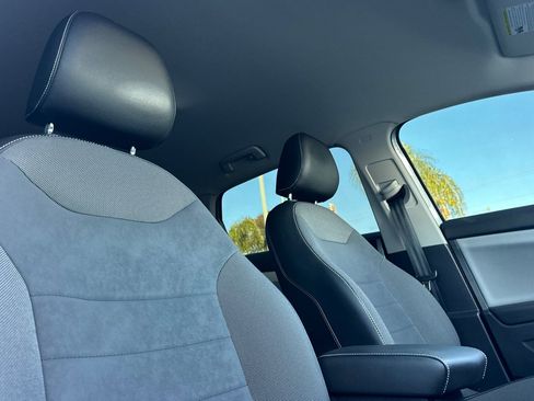 Used 2022 Volkswagen Taos SE image 17