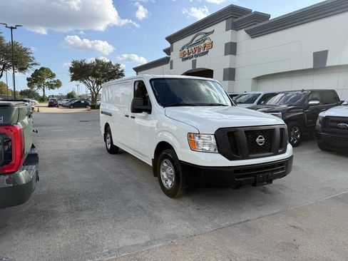 Used 2018 Nissan NV 1500 SV RWD image 2