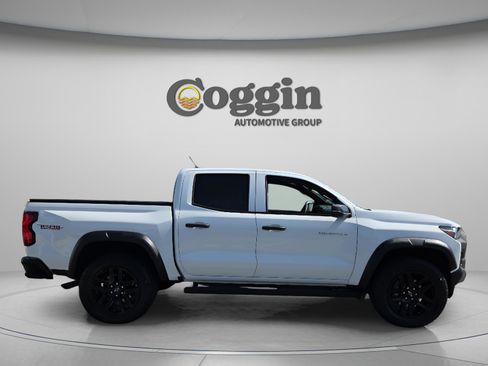 Used 2025 Chevrolet Colorado Trail Boss AWD/4WD image 6