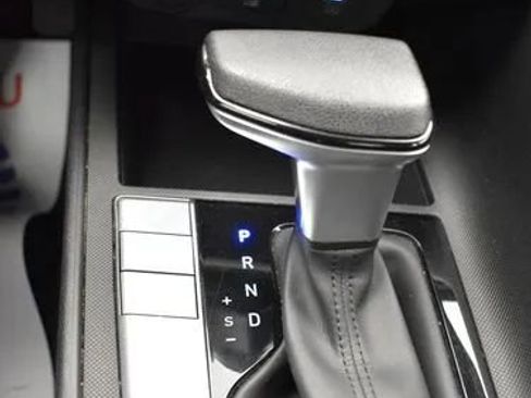 Used 2024 Hyundai Elantra SEL FWD image 33
