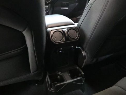 Used 2022 Jeep Wrangler Unlimited Sport AWD/4WD image 31