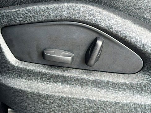 Used 2024 Porsche Cayenne image 25