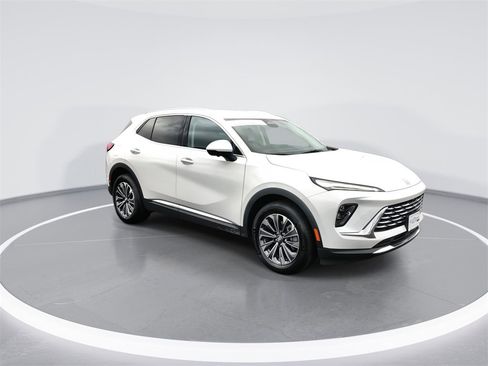 Used 2025 Buick Envision Preferred image 2