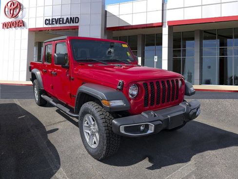 Used 2023 Jeep Gladiator Sport AWD/4WD image 2