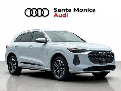 Used 2025 Audi Q5 Premium w/ Premium Plus AWD/4WD image 9