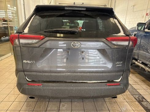 Used 2019 Toyota RAV4 XLE image 3