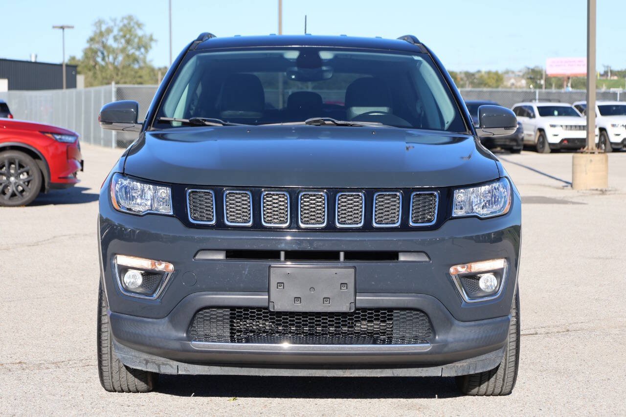 Used 2018 Jeep Compass Limited AWD/4WD image 2