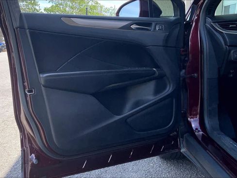 Used 2018 Lincoln MKC Select w/ Select Plus Package AWD/4WD image 22