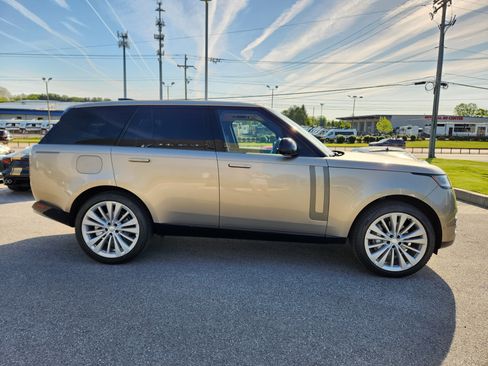Certified 2024 Land Rover Range Rover SE AWD/4WD image 6