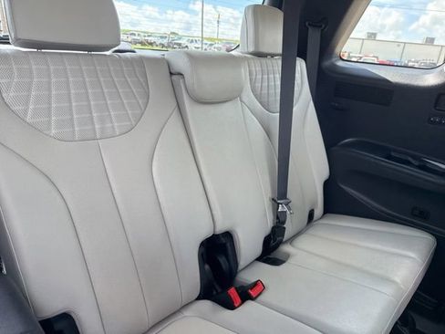 Used 2024 Hyundai Palisade Limited FWD image 22