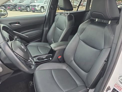 Used 2022 Toyota Corolla Cross XLE image 14