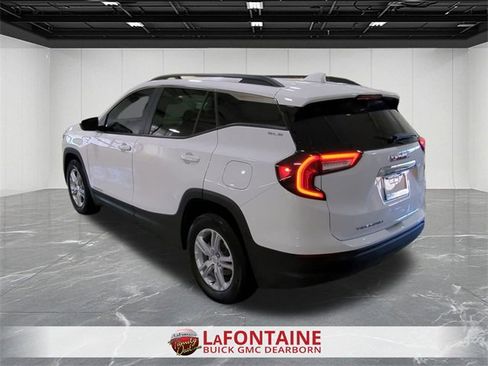 Used 2023 GMC Terrain SLE w/ Driver Convenience Package image 6