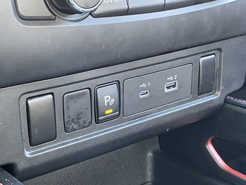 Used 2023 Nissan Frontier PRO-4X w/ Technology Package image 21