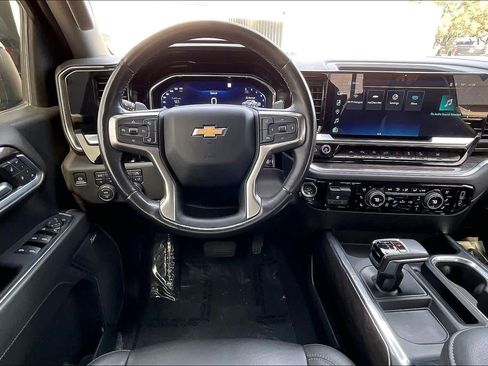 Used 2022 Chevrolet Silverado 1500 LTZ image 6
