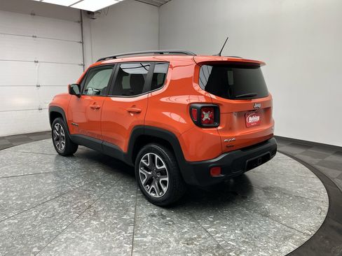 Used 2017 Jeep Renegade Latitude w/ Popular Equipment Group image 2