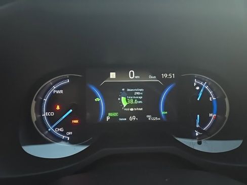 Used 2023 Toyota RAV4 SE w/ Convenience Package image 10