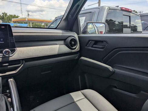 Used 2025 Chevrolet Colorado Trail Boss AWD/4WD image 13