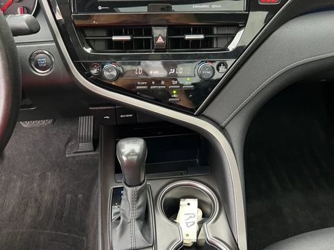 Used 2021 Toyota Camry XSE FWD image 18