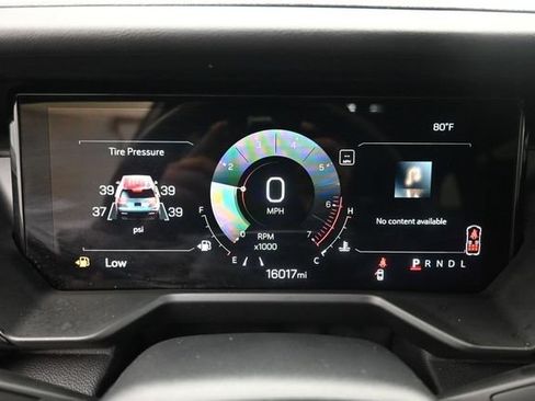 Used 2025 GMC Acadia Elevation FWD image 4