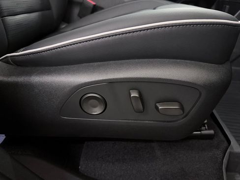 Used 2025 Buick Enclave Sport Touring w/ Power Package AWD/4WD image 48