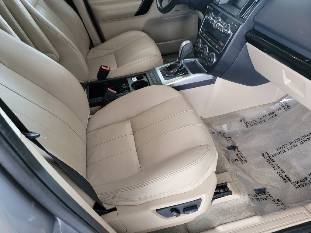 Used 2013 Land Rover LR2 AWD/4WD image 10