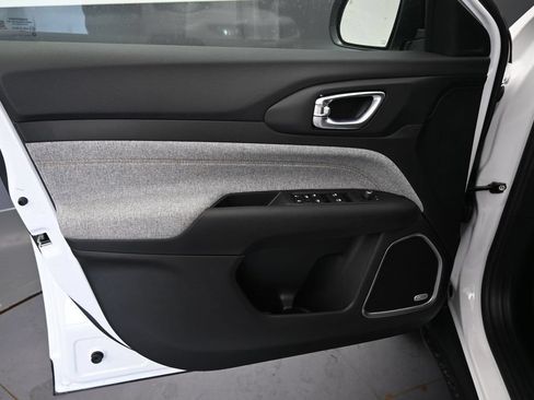 New 2026 Jeep Compass Latitude AWD/4WD image 13