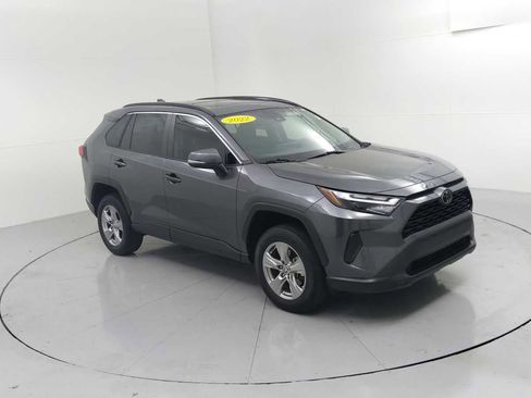 Used 2022 Toyota RAV4 XLE w/ Convenience Package image 1