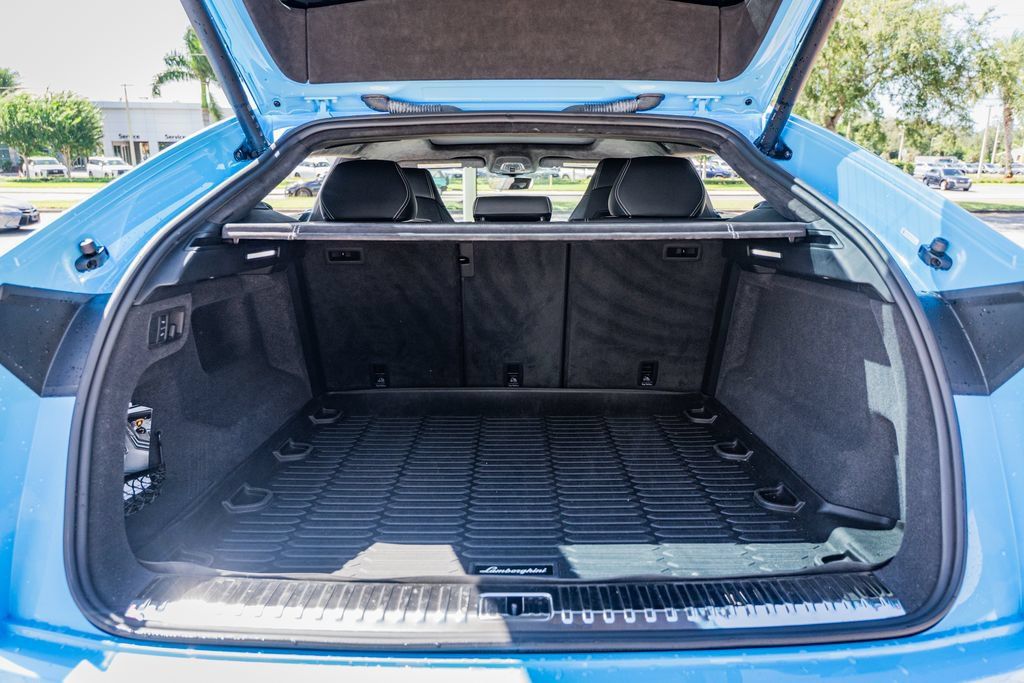 Used 2022 Lamborghini Urus AWD/4WD image 46