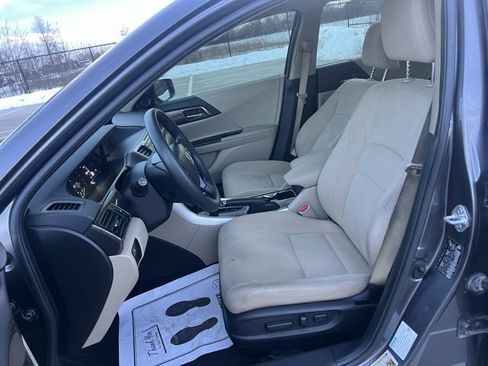 Used 2017 Honda Accord Base image 21