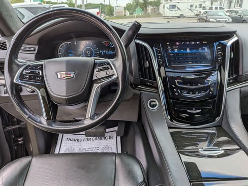 Used 2017 Cadillac Escalade Platinum AWD/4WD image 64