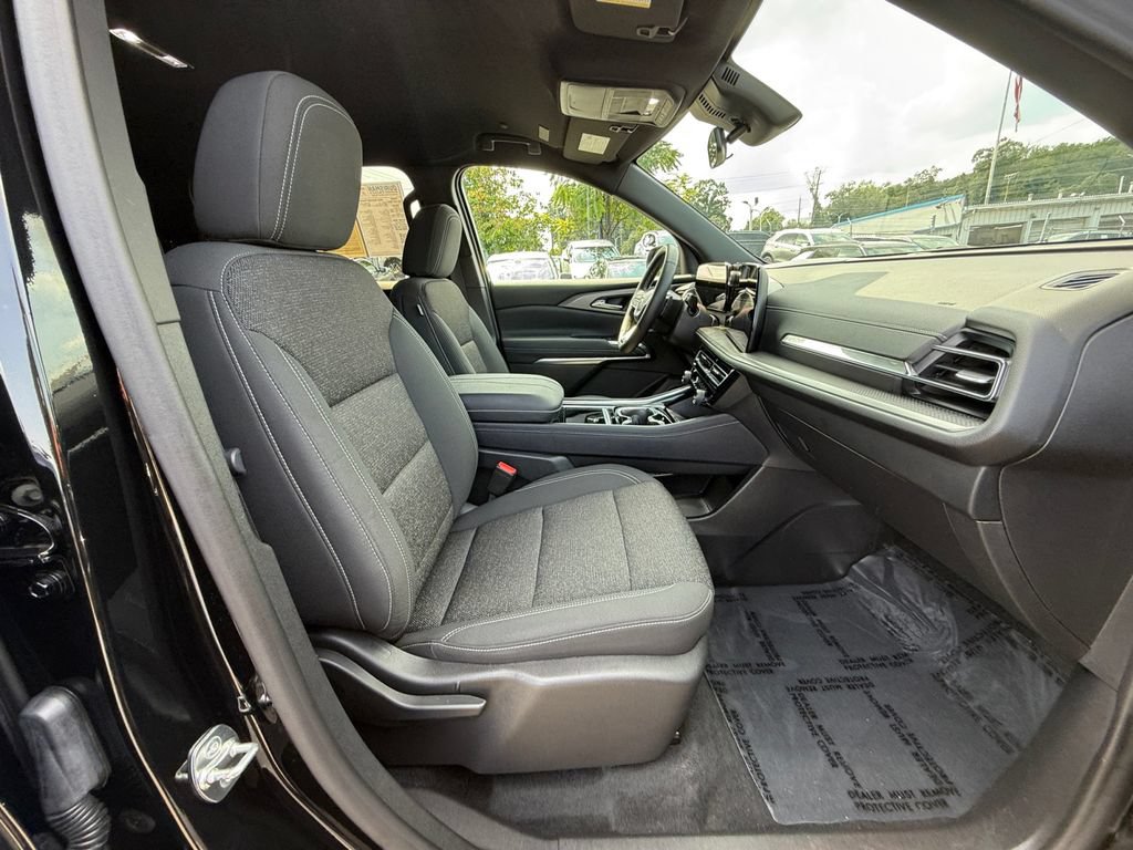 Used 2024 Chevrolet Traverse LT FWD image 27