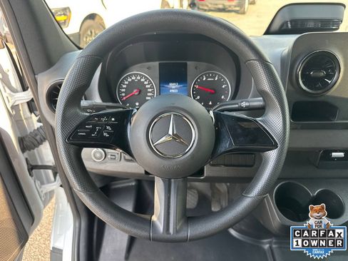 Used 2025 Mercedes-Benz Sprinter 2500 image 22