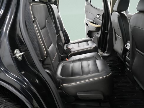Used 2019 GMC Acadia Denali w/ Technology Package AWD/4WD image 32