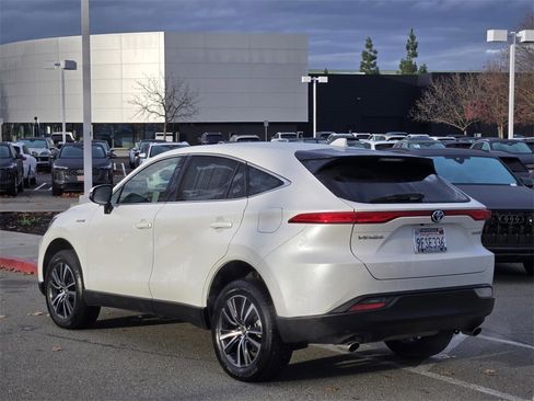 Used 2021 Toyota Venza image 6