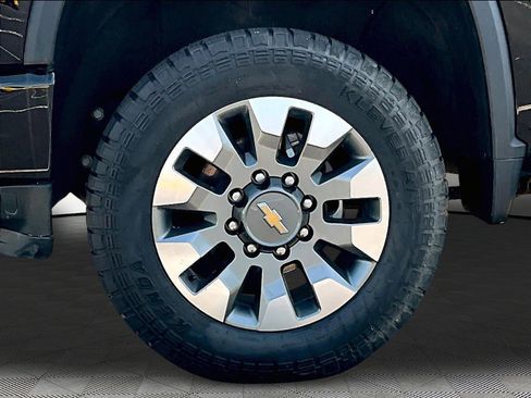 Used 2022 Chevrolet Silverado 2500 Custom w/ Custom Value Package AWD/4WD image 33