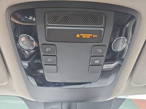Certified 2022 Kia Carnival LX FWD image 20