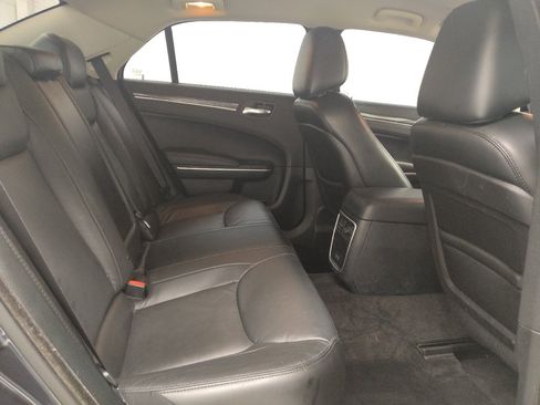 Used 2018 Chrysler 300 Touring L RWD image 19