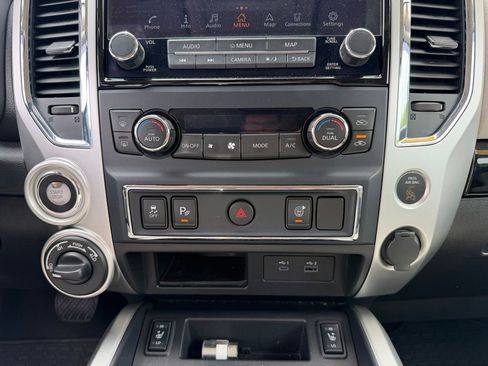 Used 2021 Nissan Titan SV w/ SV Convenience Package AWD/4WD image 19
