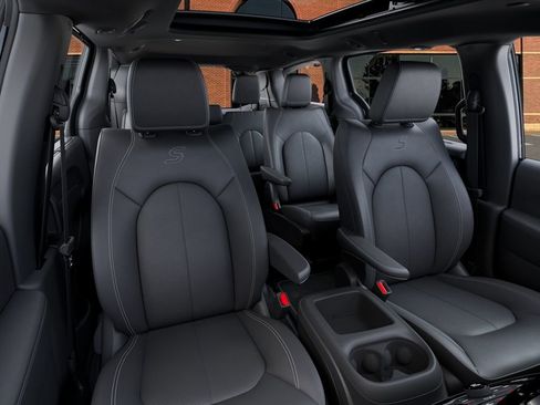 New 2026 Chrysler Pacifica Select image 16
