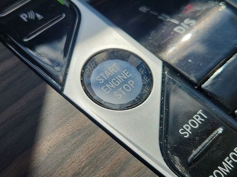 Used 2023 BMW X7 xDrive40i w/ Executive Package image 26