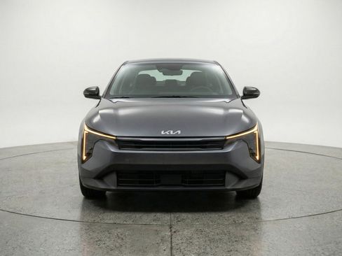 Used 2025 Kia K4 FWD image 2