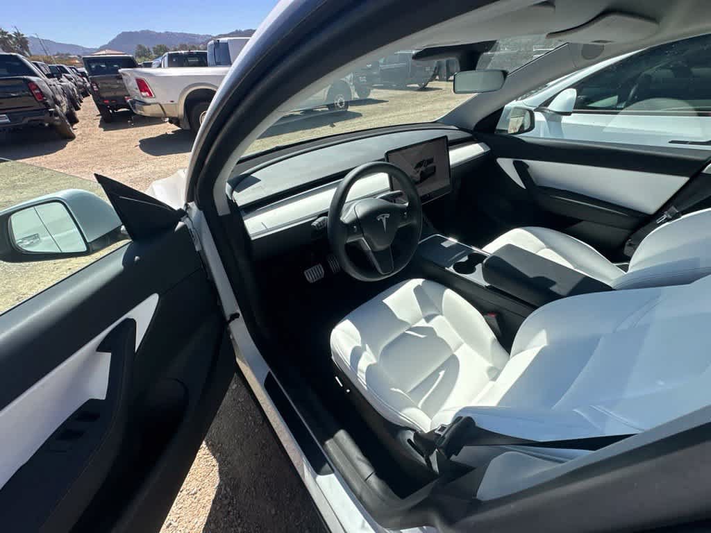 Used 2022 Tesla Model Y Performance AWD/4WD image 6